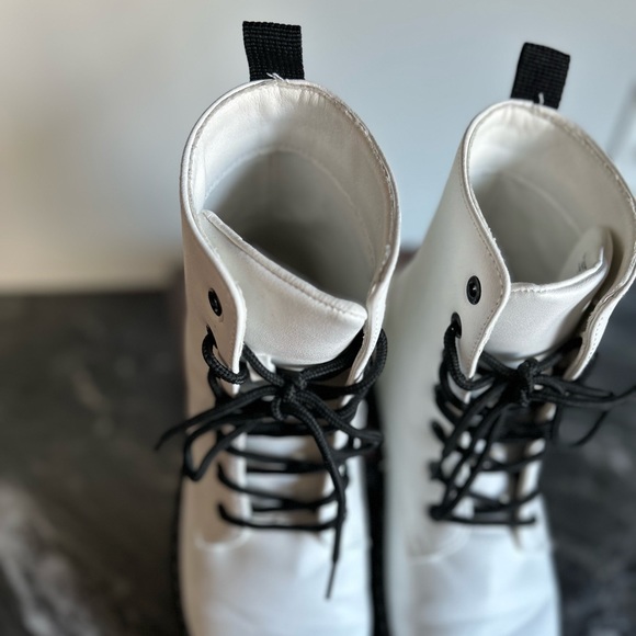 White Combat Boots - Size 7 - Picture 10 of 10